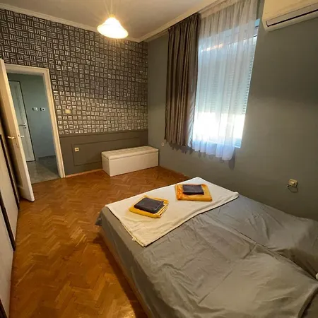 Historical 1br Center Lägenhet
